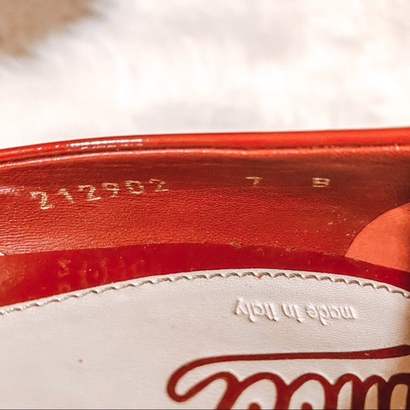 🍒Authentic Gucci Patent Leather Pumps💄 - Picture 8 of 10